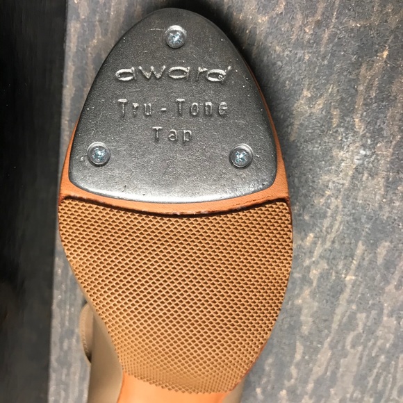 Size 5 Tan Beige Character 2” Heel Tap Dance Shoes W/taps NIB - Picture 4 of 4